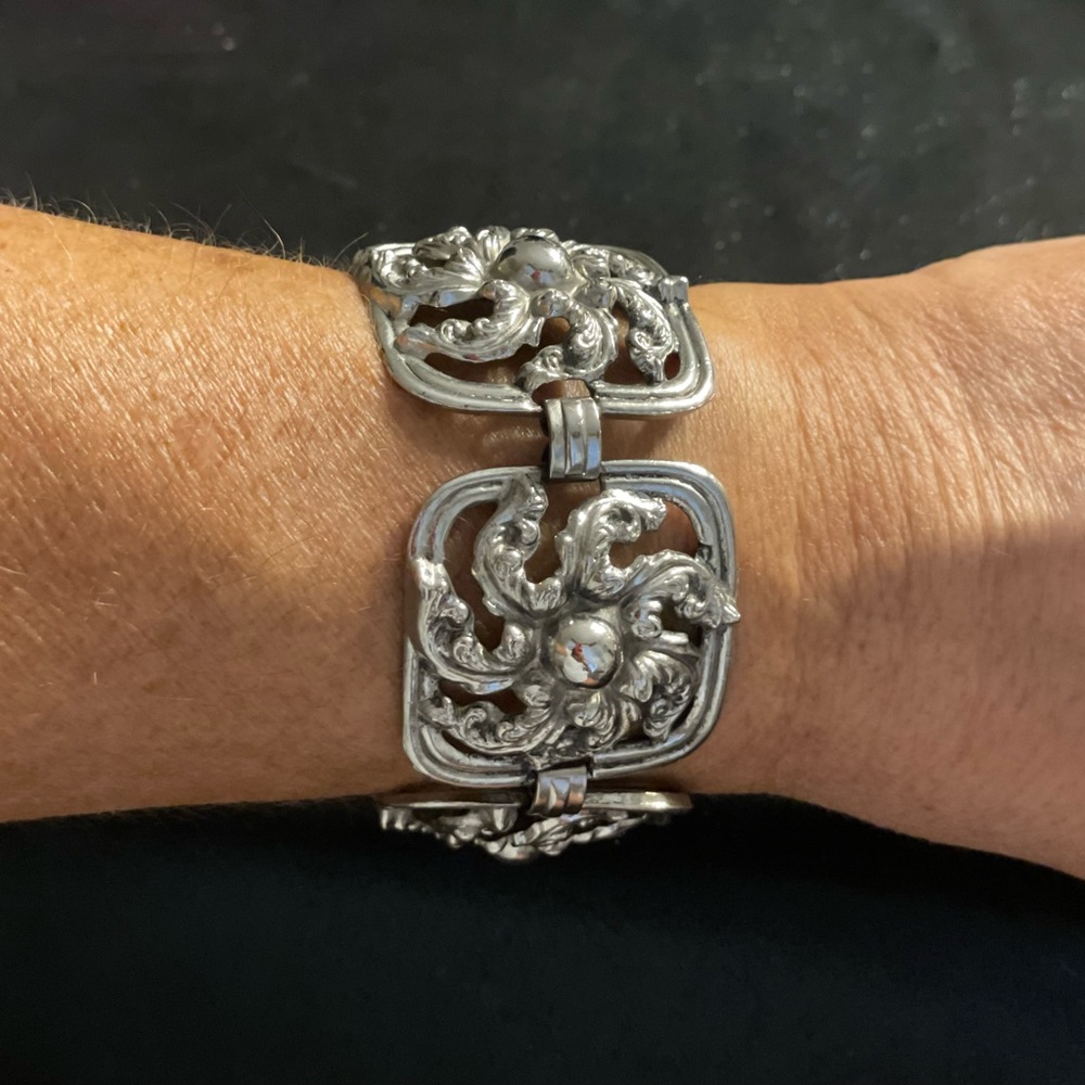 Vintage Silver tone Baroque Style Ornate Wide Panel Link Bracelet.